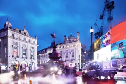 Veolia Piccadilly Circus Wash Composite Final LM