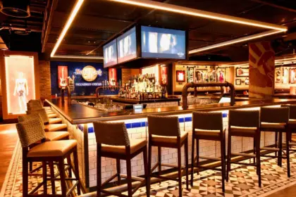 37462c0c75f1 Cafe Interior Bar